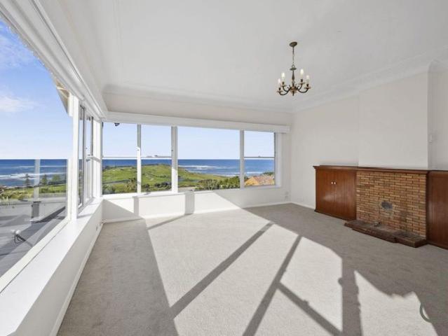 Coastal Sanctuary with Grandstand Ocean Views