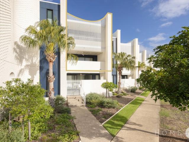 Coastal Sophistication Meets Effortless Beachside Living