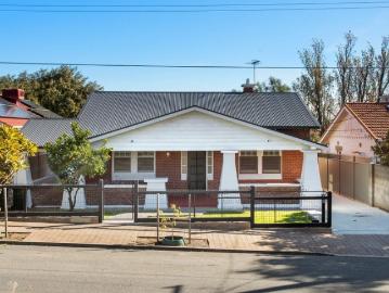 Coastal Sophistication meets Flexible Family Living