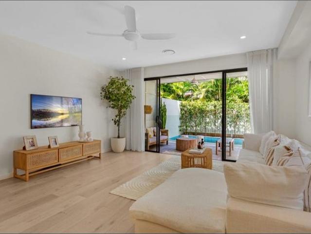 Coastal Sophistication in the Heart of Mermaid Beach Furnished Short or Long Term Lease Options Available