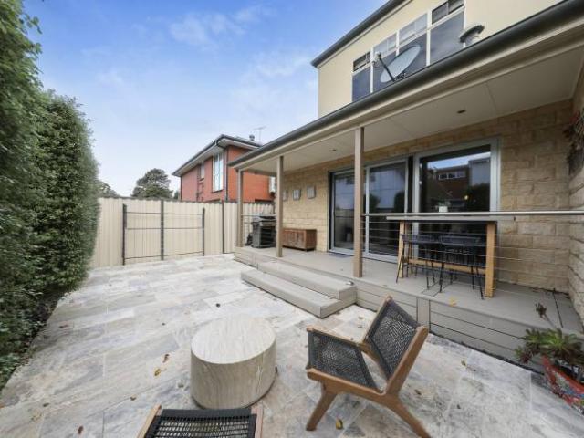Coastal Sophistication, Space & Style Just Moments from Altona Beach!