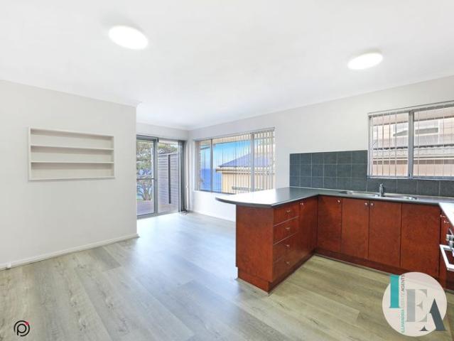 Coastal Two Bedroom Unit with Ocean Views