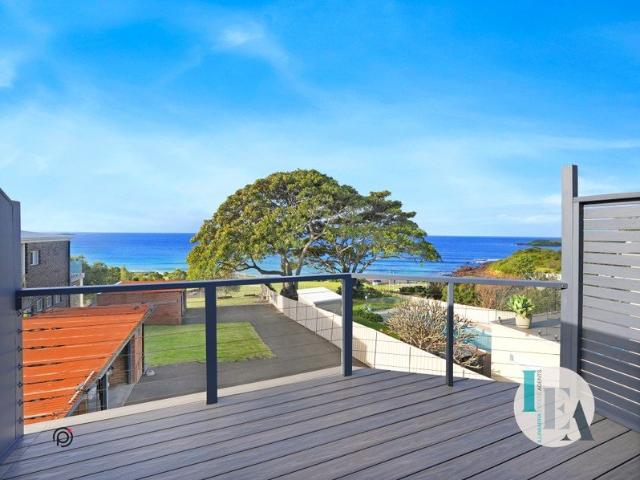 Coastal Two Bedroom Unit with Ocean Views