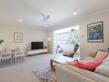 Coastal Top Floor Apartment Moments from Dee Why Beach