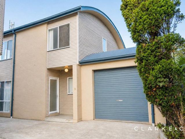 COASTAL TOWNHOUSE LIVING IN A PRIME MEREWETHER LOCATION!