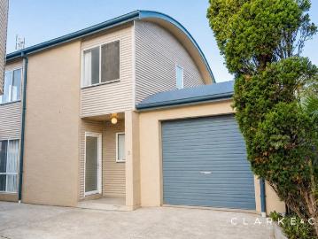 COASTAL TOWNHOUSE LIVING IN A PRIME MEREWETHER LOCATION!