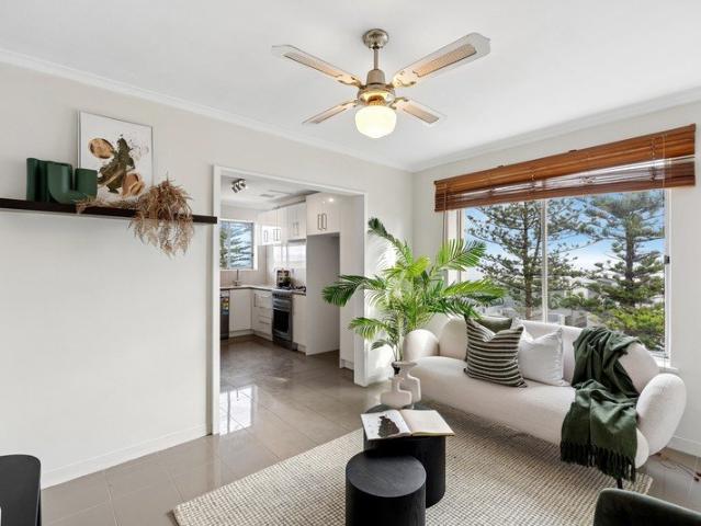 Coastal Unit Living Close to the Beach