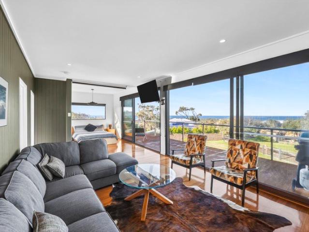 COASTAL VIEWS, MODERN CHARM & ENDLESS APPEAL