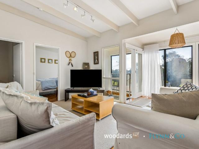 Coastal Views, Golf Course Outlook & Flexible Family Living