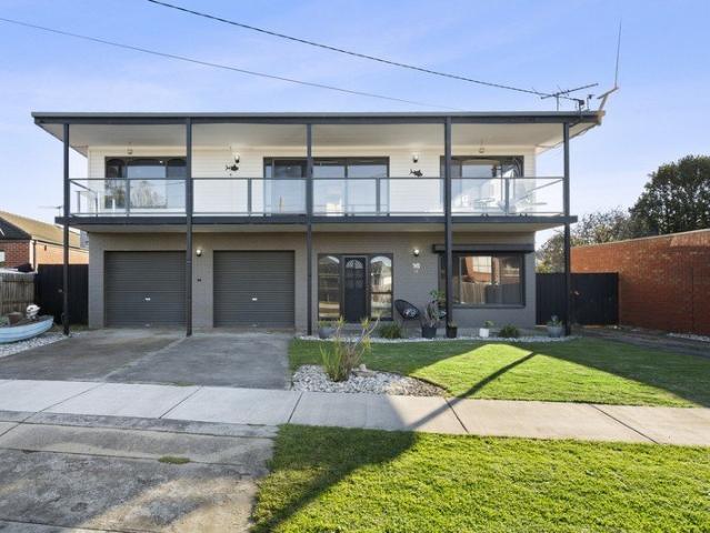 Coastal Views, Secure Boat & Caravan Access, Exceptional Lifestyle Appeal