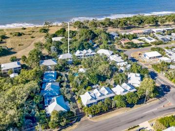 Coastal Waterfront Living Spacious Dual Level Unit with Stunning Views