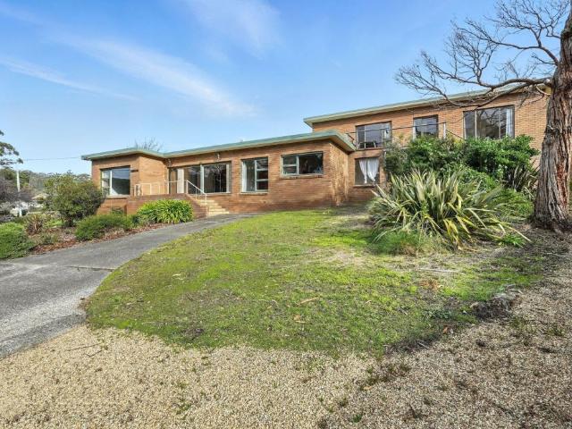 Coastal 2 Bedroom Unit with Water Views & Private Entrance