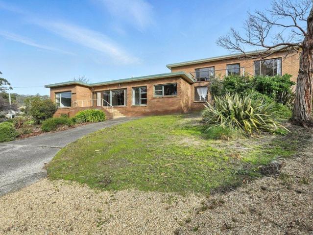 Coastal 2 Bedroom Unit with Water Views & Private Entrance