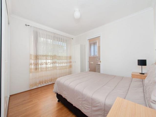 Coastal 3 bedroom property with a pool