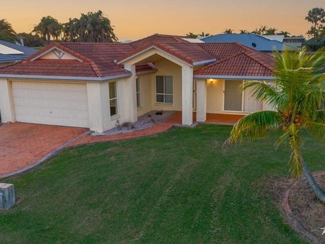 Coastal 4 Bedroom Family on Huge Corner block