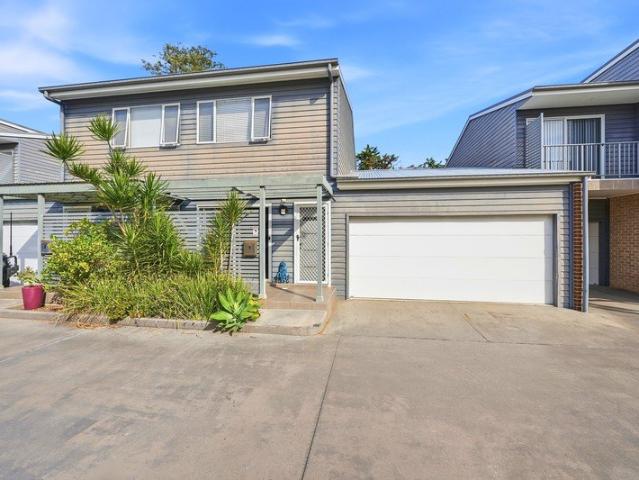 Coastline Location With Modern Appeal
