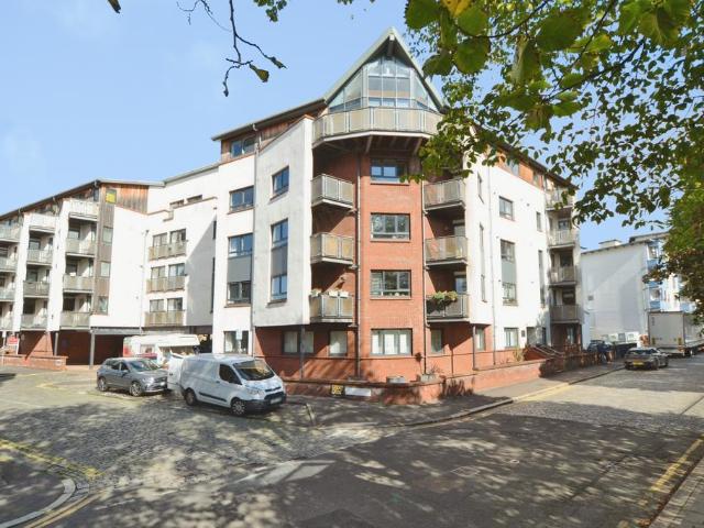 Coburg Street, Leith, Edinburgh, EH6 2 bed flat to rent £1,500 pcm £346 pw