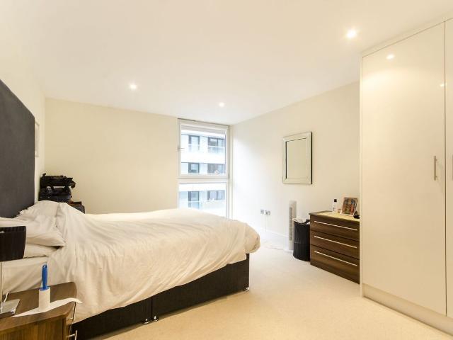 Cobalt Point, Canary Wharf, London E14, 1 bed flat to rent, £2,297 pcm | PrimeLocation