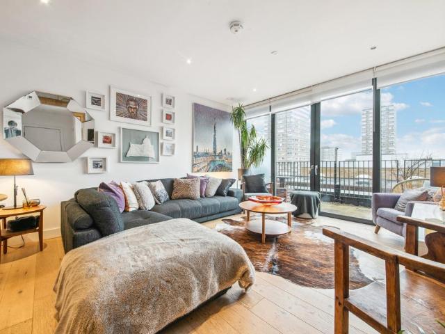 Cobalt Place, London, SW11 1 bed flat to rent £3,000 pcm £692 pw