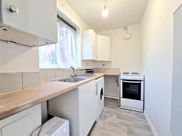 Cobbett Close, Enfield EN3, Studio to rent, £1,200 pcm | PrimeLocation
