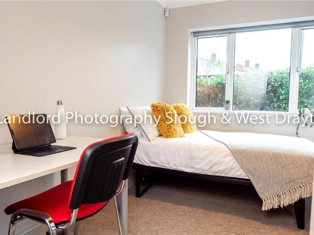 Cobbett Road, Guildford, Surrey, GU2 8EL