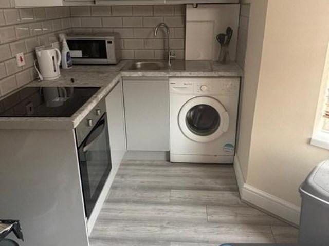 Cobbold Road, London, NW10 Studio to rent £1,000 pcm £231 pw