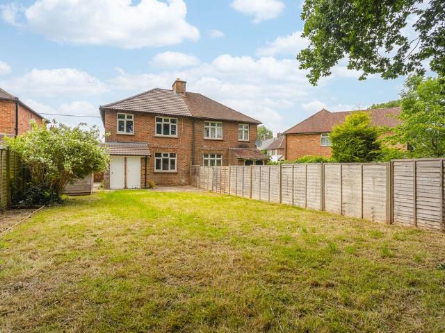 Cobbles Crescent, Crawley, RH10