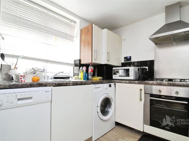 Cobblestone Place, Croydon CR0, 2 bed shared accommodation to rent, £1,800 pcm | PrimeLocation