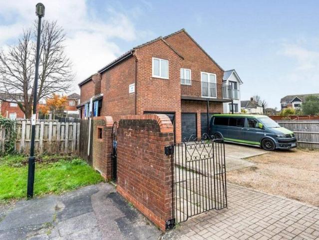 Cobden Marine Court, Pettinger. 2 bed flat to rent £1,200 pcm £277 pw