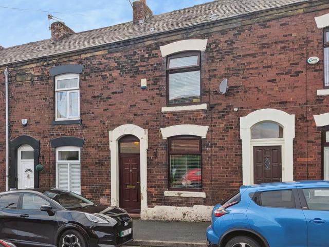 Cobden Street, Oldham, OL4 2 bed terraced house to rent £925 pcm £213 pw