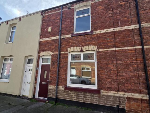 Cobden Street, Hartlepool, County. 3 bed house to rent £625 pcm £144 pw