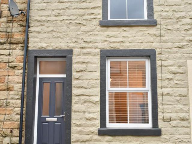 Cobden Street, Padiham BB12, 2 bed terraced house to rent, £695 pcm | PrimeLocation