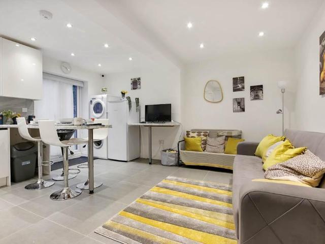 Cobden Road, London 4 bed house share to rent £950 pcm £219 pw