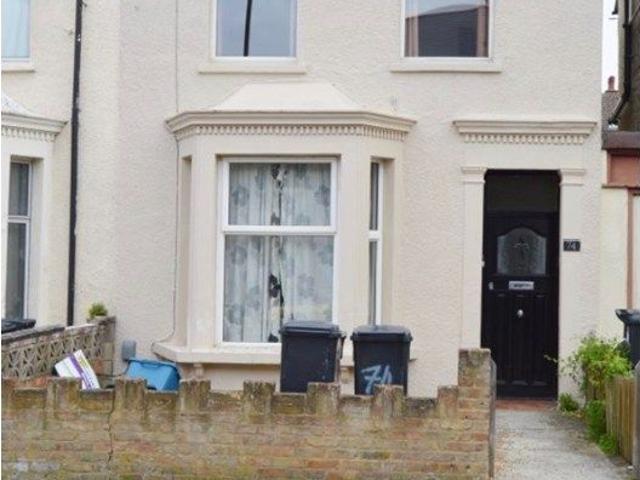 Cobden Road, London SE25, 2 bed flat to rent, £1,750 pcm | PrimeLocation