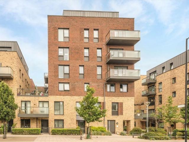 Cobden Walk, London SE15 2 bed flat to rent £2,600 pcm £600 pw