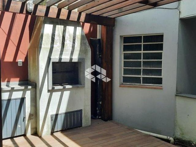 Cobertura com 1 dormitório e sacada com churrasqueira