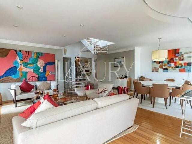 Cobertura com 320 m², 3 quartos sendo 3 suítes à venda no bairro Alto De Pinheiros