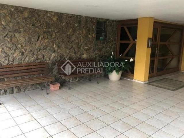 COBERTURA COM 3 DORMITÓRIOS COM UFURÔ NO TERRAÇO