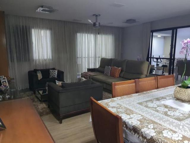 Cobertura com 3 Quartos e 4 banheiros à Venda, 214 m²