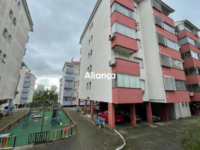Cobertura com 3 quartos para alugar na Avenida Eduardo Prado, 26, Cavalhada, Porto Alegre por R$ 2.400