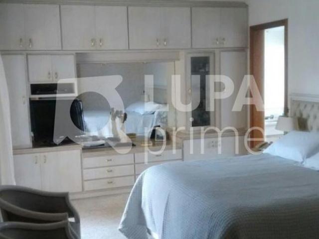 Cobertura com 4 amplas suítes à venda em Santana!