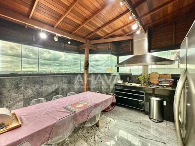 Cobertura com 4 Quartos sendo 1 suíte à Venda, 234m², Santa Rosa, próximo à Avenida Sebastião de Bri