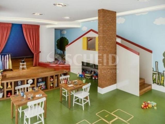 Cobertura de 269 m2 com 4 dormitórios, 4 suítes e 5 vagas de garagem