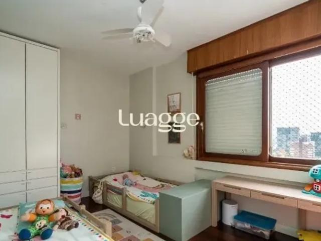 Cobertura de Luxo na Auxiliadora: Seu Novo Lar em Porto Alegre!