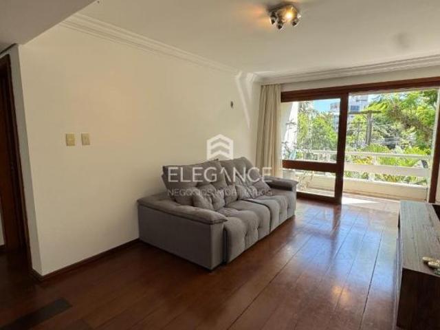 Cobertura desocupada para comprar com 211 m2, 2 dormitórios, suíte, elevador, 2 vagas box garagem, M