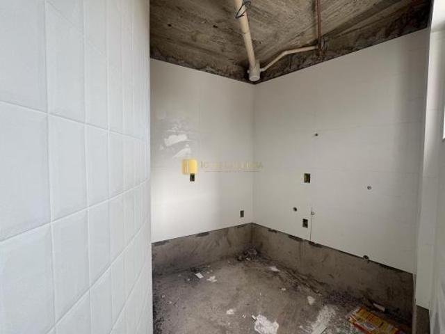 Cobertura duplex à venda bairro Santo Antônio