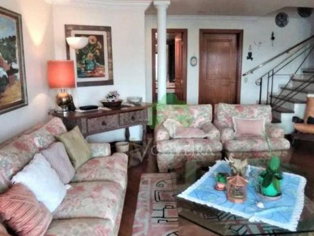 Cobertura duplex à venda de 227 m² com 3 suítes na melhor região do Jardim Guedala