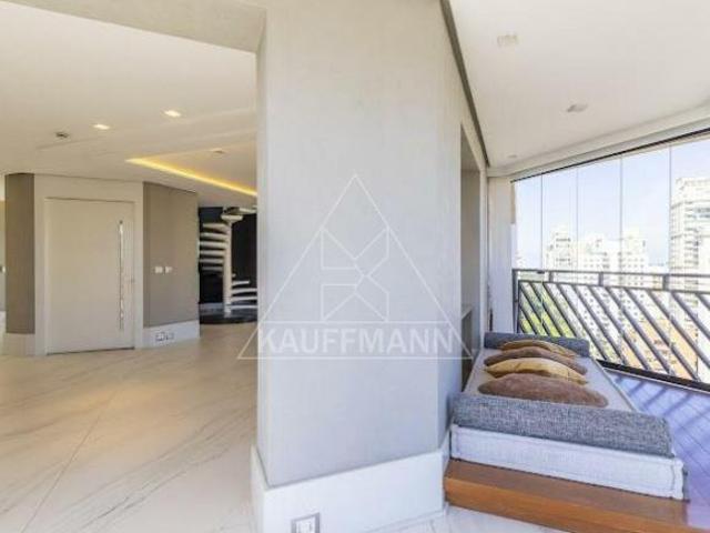 Cobertura Duplex à Venda no Campo Belo 2 Suítes 4 Vagas 440m² de Área Útil