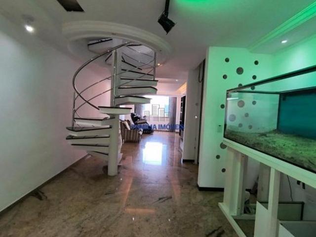 Cobertura duplex com piscina à venda na Ponta da Praia em Santos