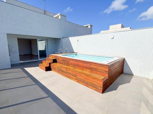 Cobertura duplex com piscina privativa em Caiobá Ref.: 721